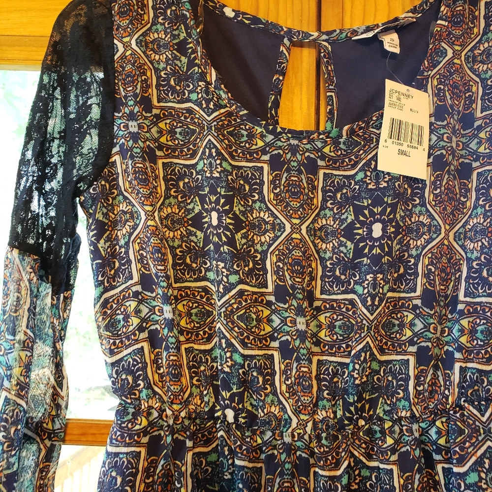 Dress - Picture 2 of 3